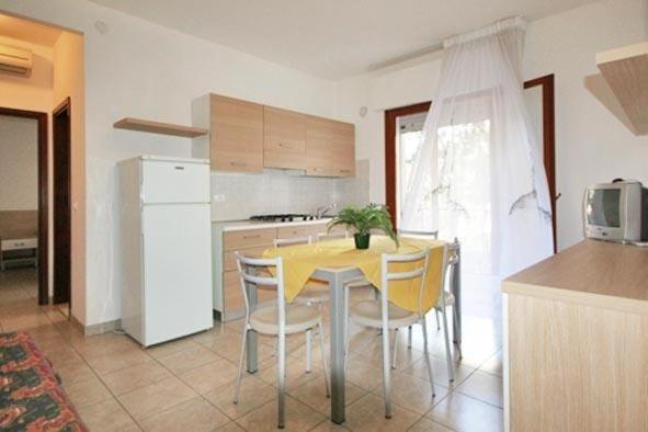 Ba- Tintoretto Apartments - Lignano Sabbiadoro Exterior foto