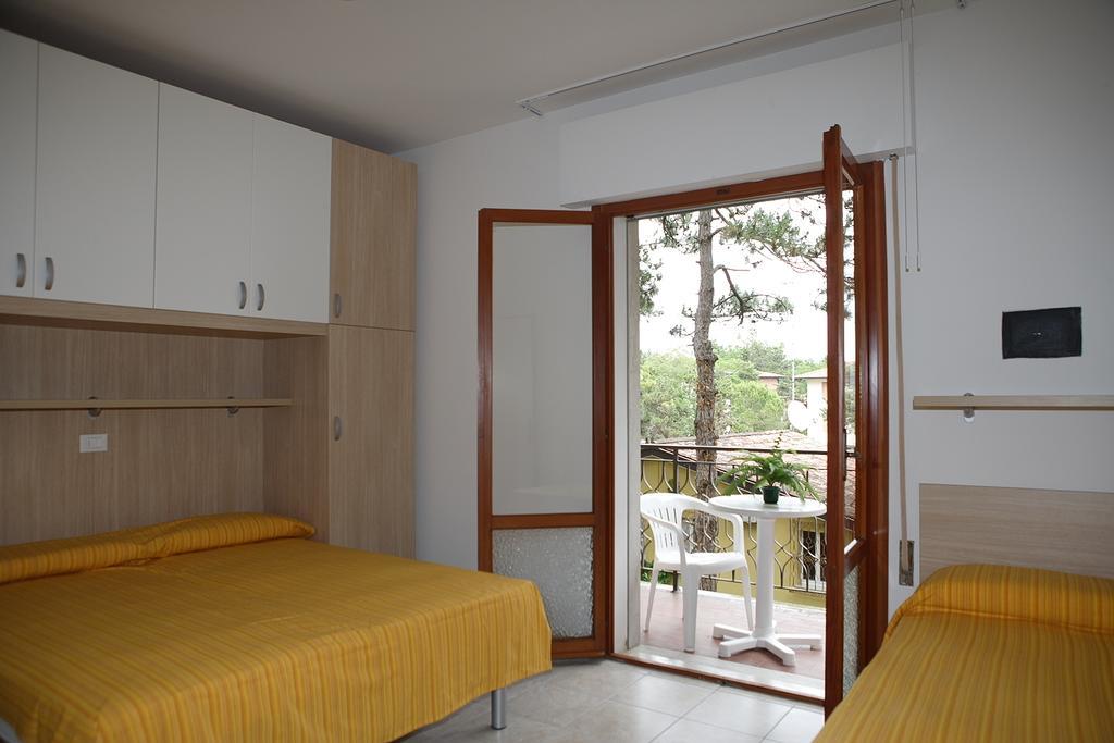 Ba- Tintoretto Apartments - Lignano Sabbiadoro Zimmer foto